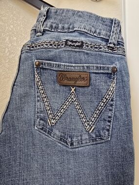 Wrangler Women's Light Blue Boot Cut Jeans with Embroidered W Pocket